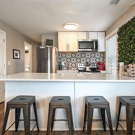 Heart Of Westport 1Br Villa Kansas City Bagian luar foto